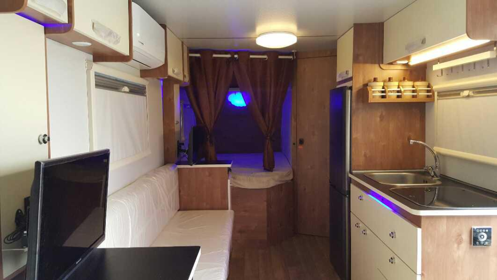 קריספין קרוואנס קריספין קרוואנס