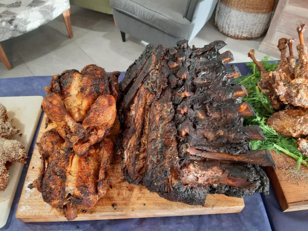 בופה לאכול ולהתאהב בופה לאכול ולהתאהב