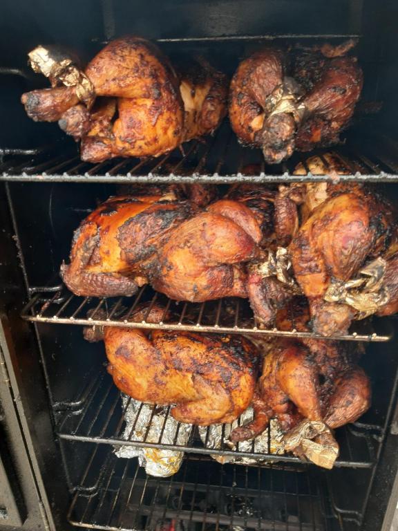 בופה לאכול ולהתאהב בופה לאכול ולהתאהב