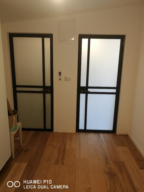 זוהר חלונות מעוצבים זוהר חלונות מעוצבים