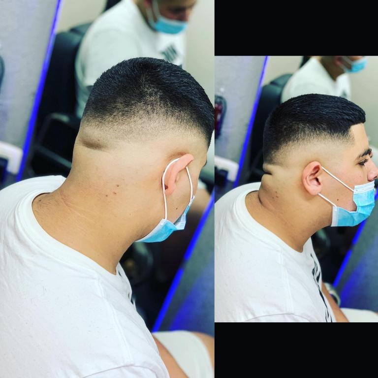 מספרת דניאל עובד מספרת דניאל עובד