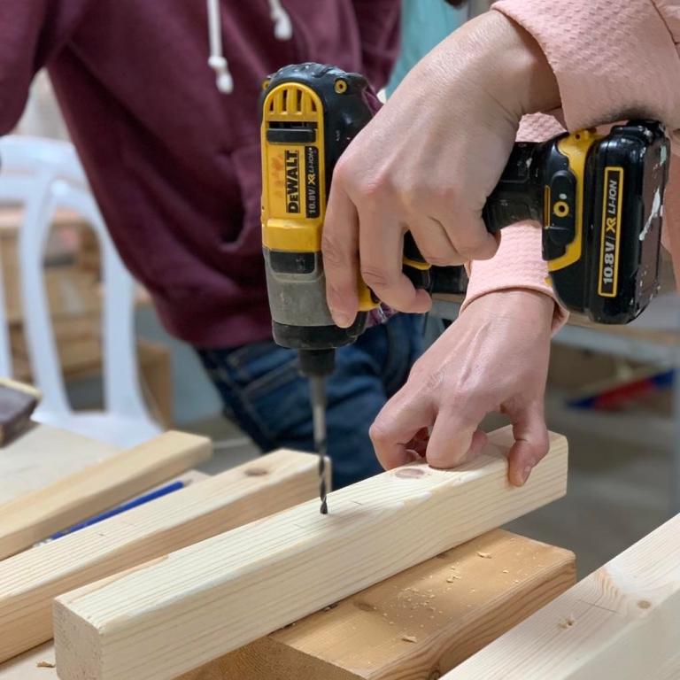 שירי גולדשטיין סדנאות נגרות חוויתיות שירי גולדשטיין סדנאות נגרות חוויתיות