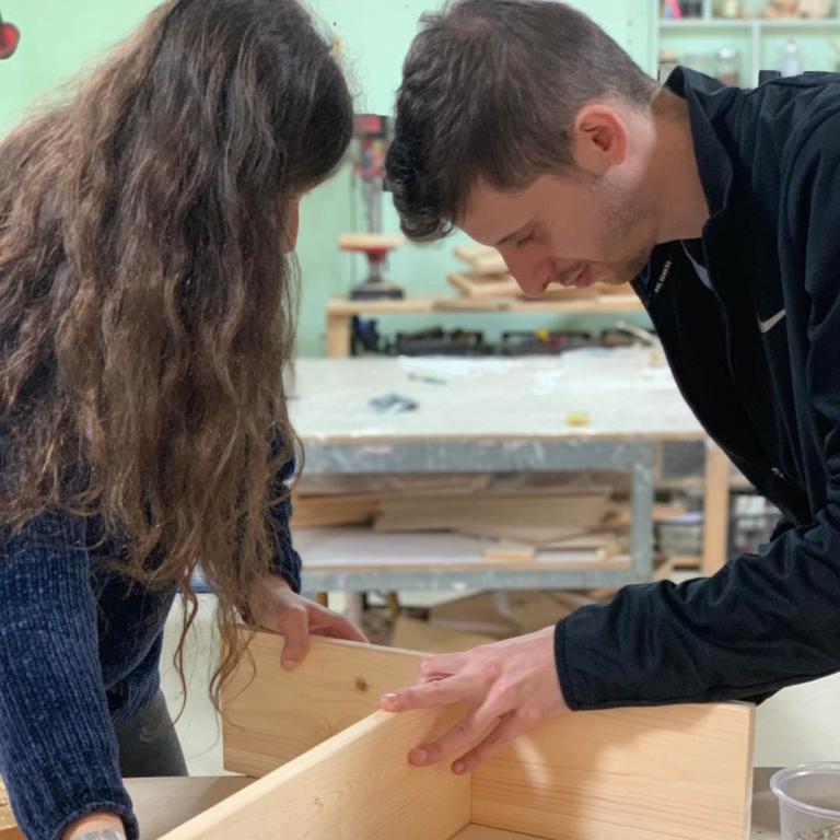 שירי גולדשטיין סדנאות נגרות חוויתיות שירי גולדשטיין סדנאות נגרות חוויתיות