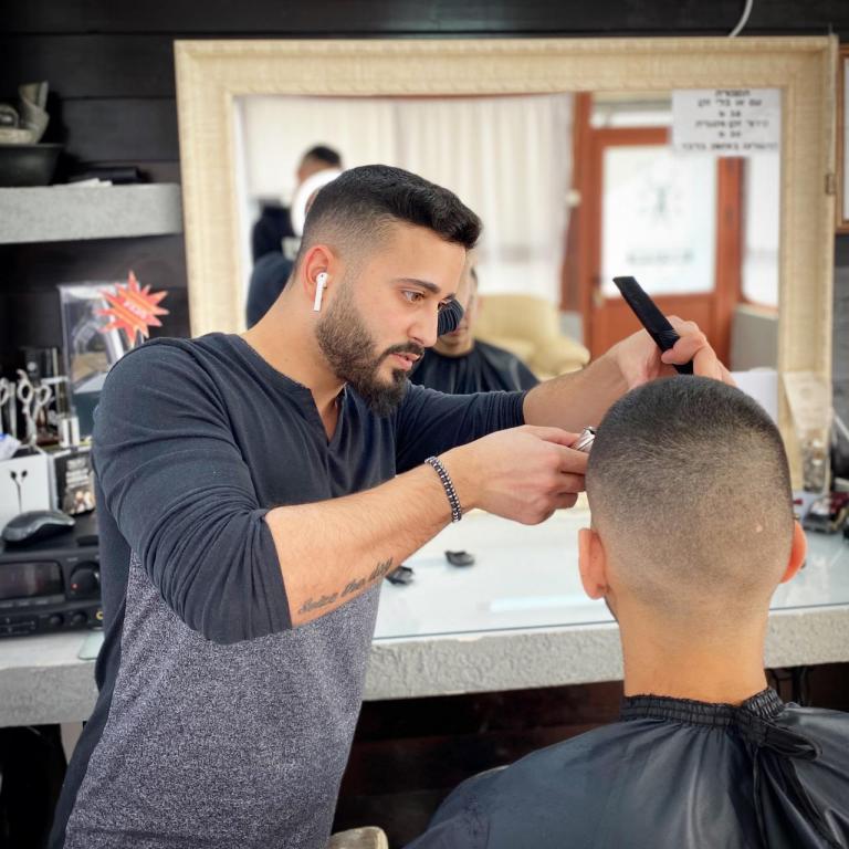 המספרה של מושיקו המספרה של מושיקו