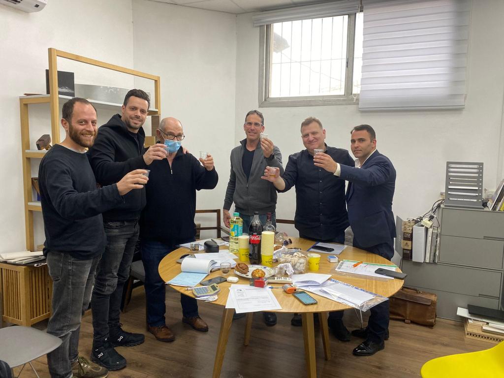 אלון לוי אלון לוי