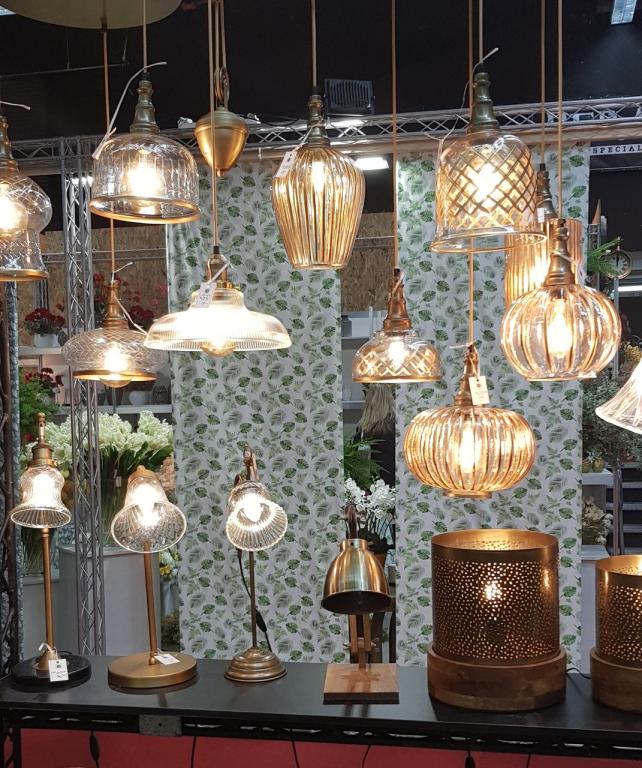 עינבלים שדמות דבורה עינבלים שדמות דבורה