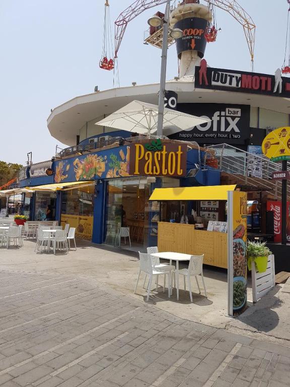 פסטות פסטות