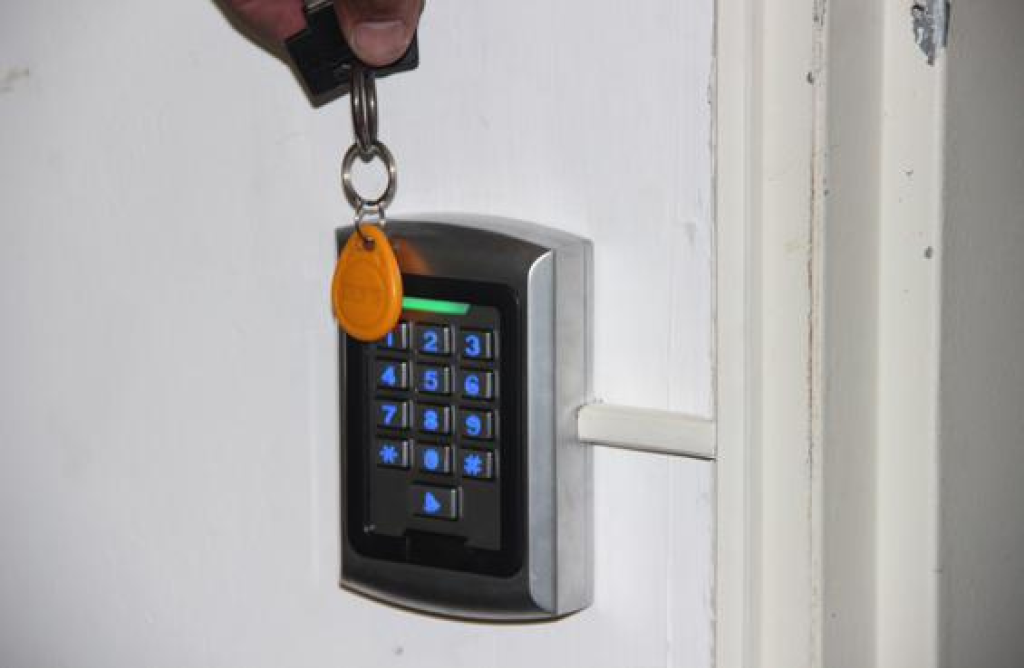 אלפא עסקים פתרון תקשורת אלפא עסקים פתרון תקשורת