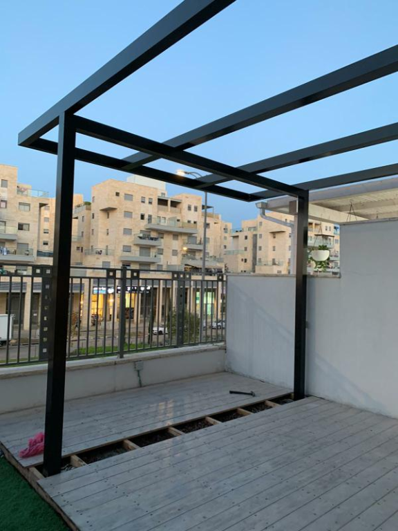 זיו בניה בעץ זיו בניה בעץ