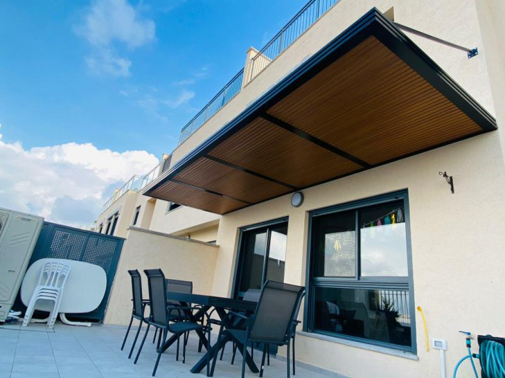 זיו בניה בעץ זיו בניה בעץ