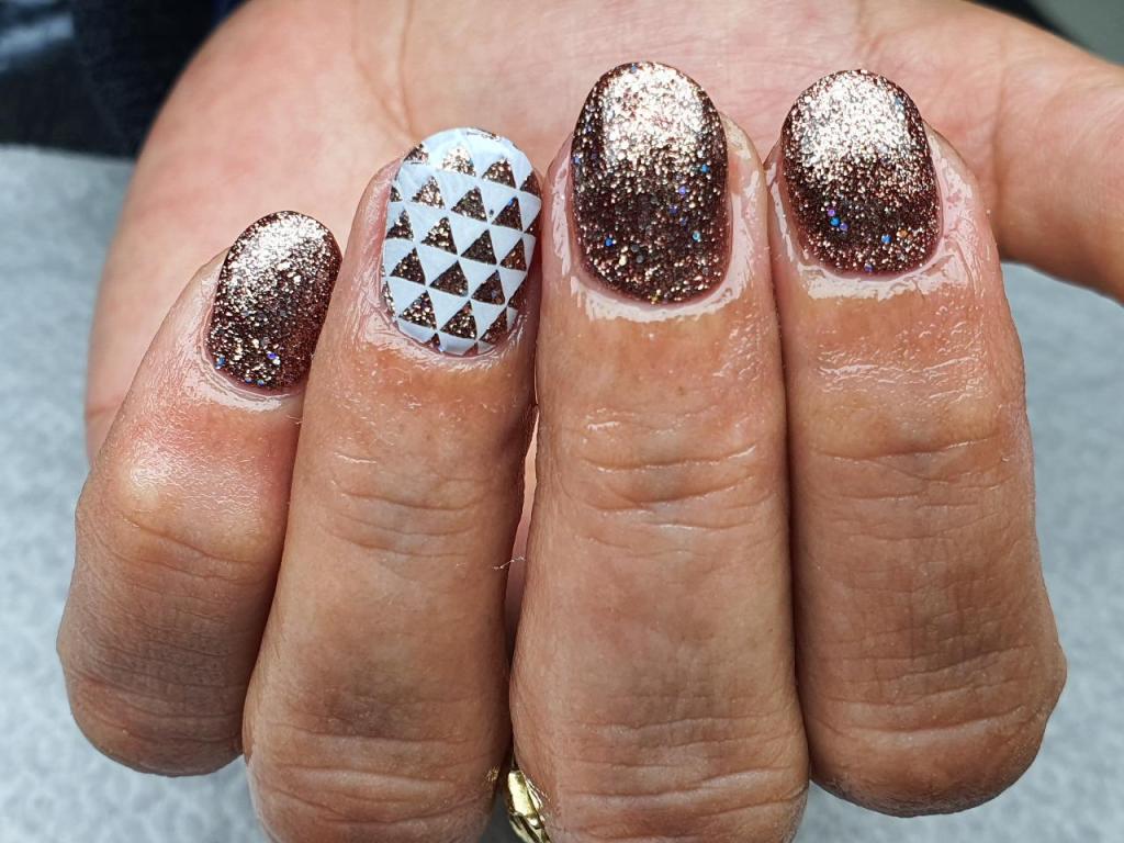 תמיאל ניילס ציפורניים תמיאל ניילס ציפורניים