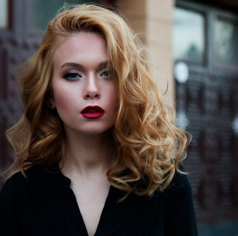 מספרת ויקטוריה מספרת ויקטוריה