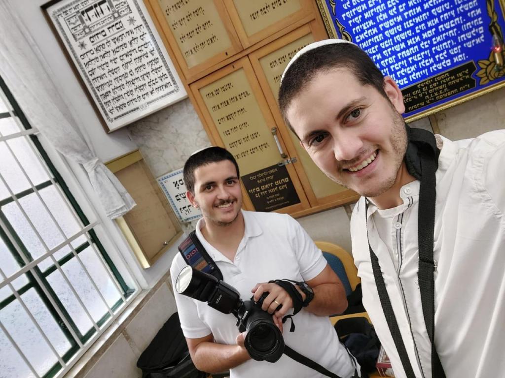 האחים ארמוזה האחים ארמוזה