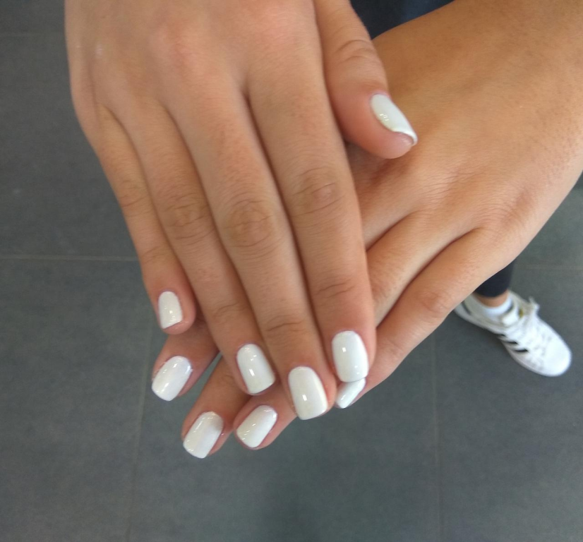 טליה שמש טיפוח כפות הידיים והרגליים טליה שמש טיפוח כפות הידיים והרגליים