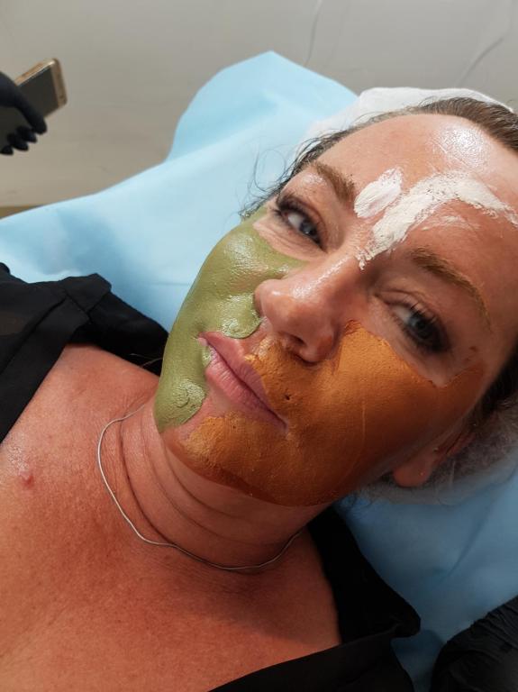 מירי נעים אסתטיקה ויופי מירי נעים אסתטיקה ויופי