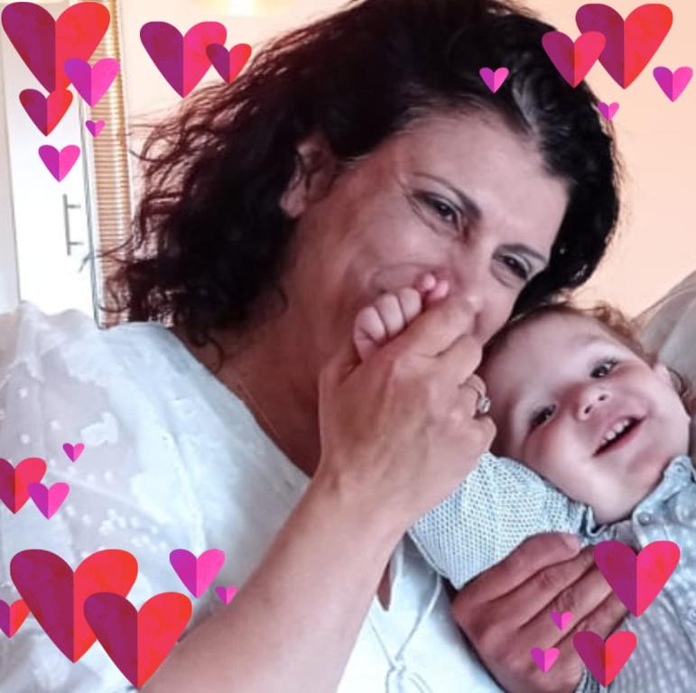 נעומית מגע מרפא נעומית מגע מרפא