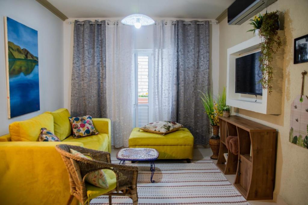 אצלנו אצלנו