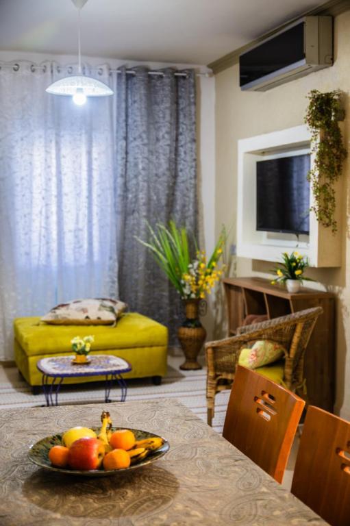 אצלנו אצלנו