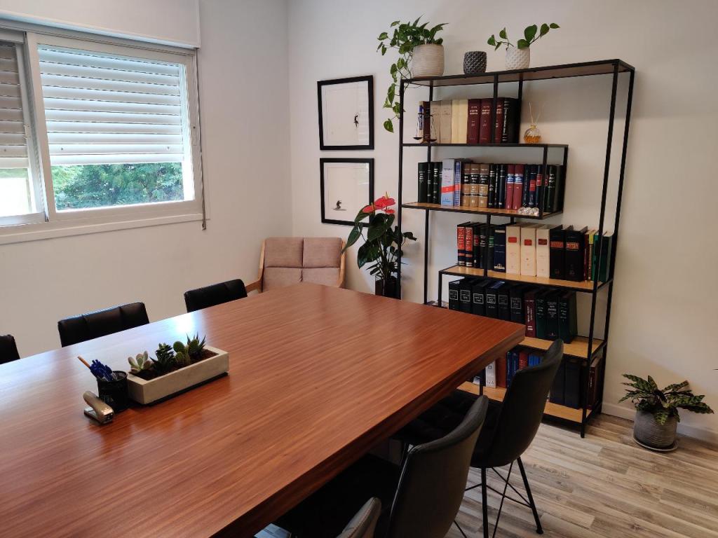 עו"ד בז'רנו שחר עו"ד בז'רנו שחר