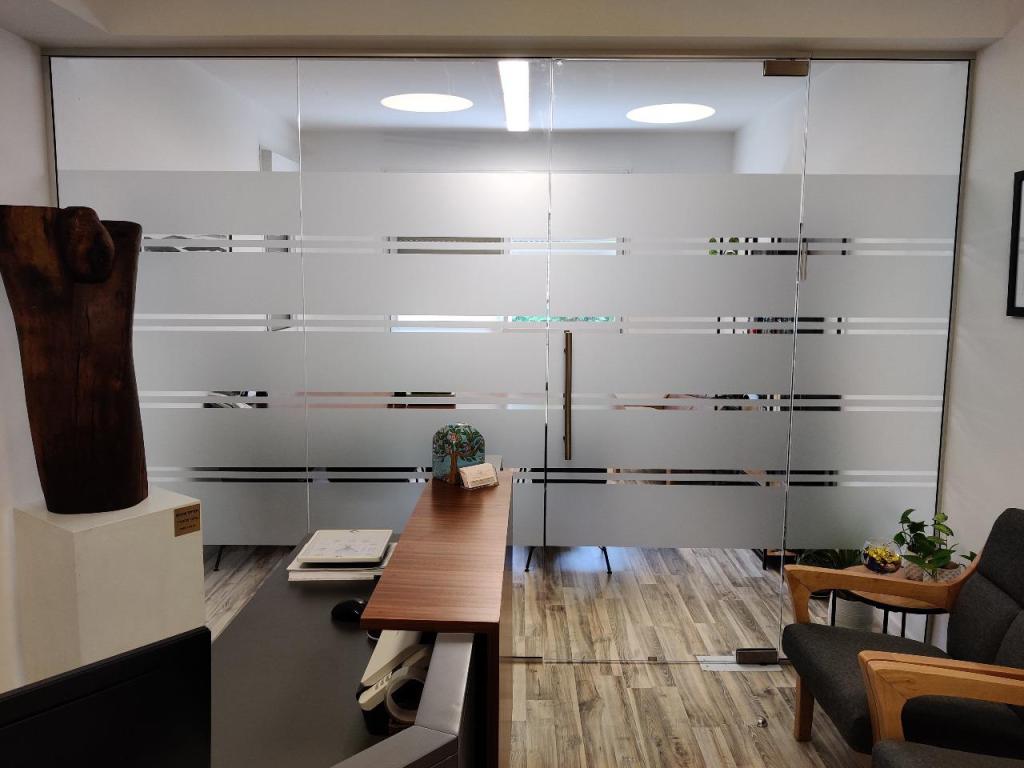 עו"ד בז'רנו שחר עו"ד בז'רנו שחר