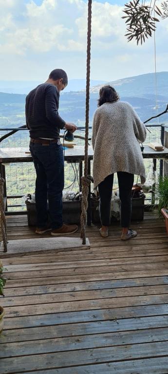 בריבוע נגרות מול הנוף בריבוע נגרות מול הנוף