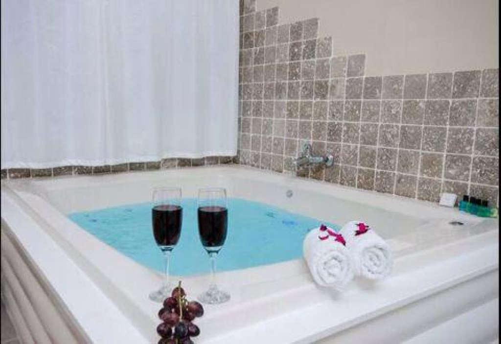 בקתות לוטן בדלתון בקתות לוטן בדלתון