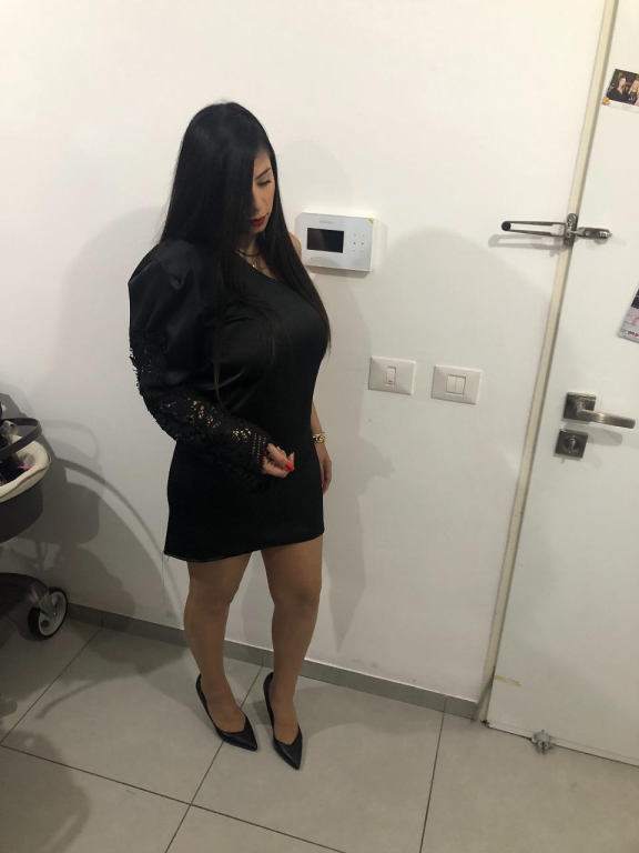 לי בן שושן מעצבת אופנה לי בן שושן מעצבת אופנה