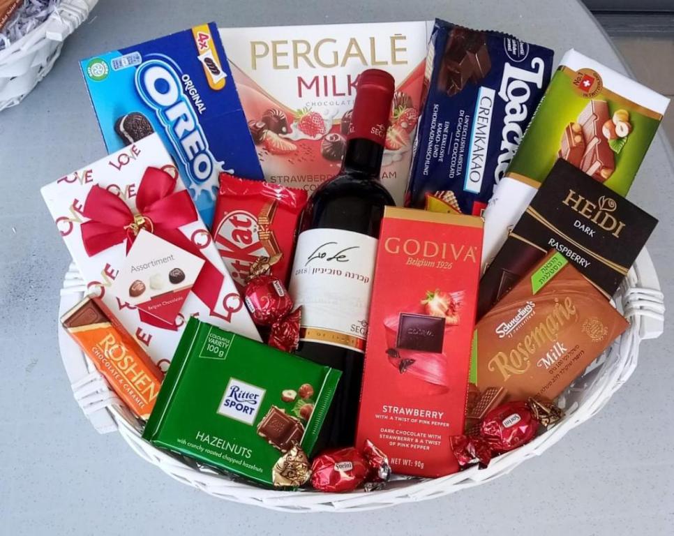 אומנות מתוקה סלסלות שי אומנות מתוקה סלסלות שי