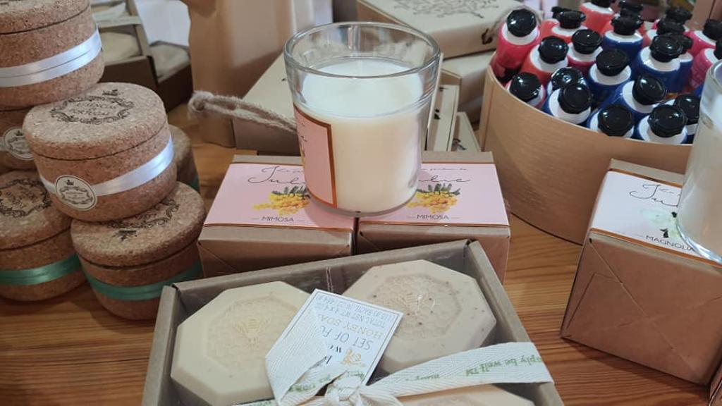 בעשר אצבעותיי יעל ארנון בעשר אצבעותיי יעל ארנון