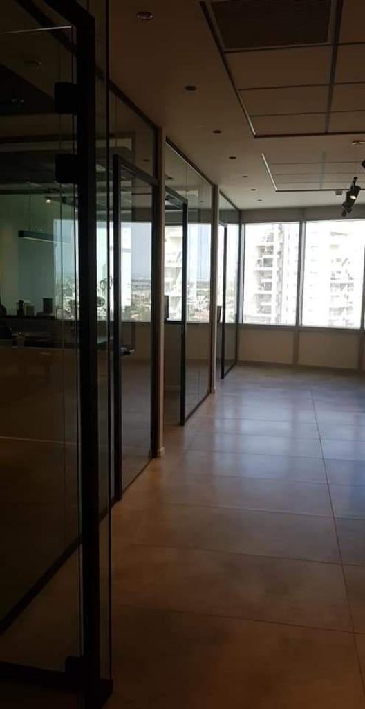 יו פירסט יו פירסט