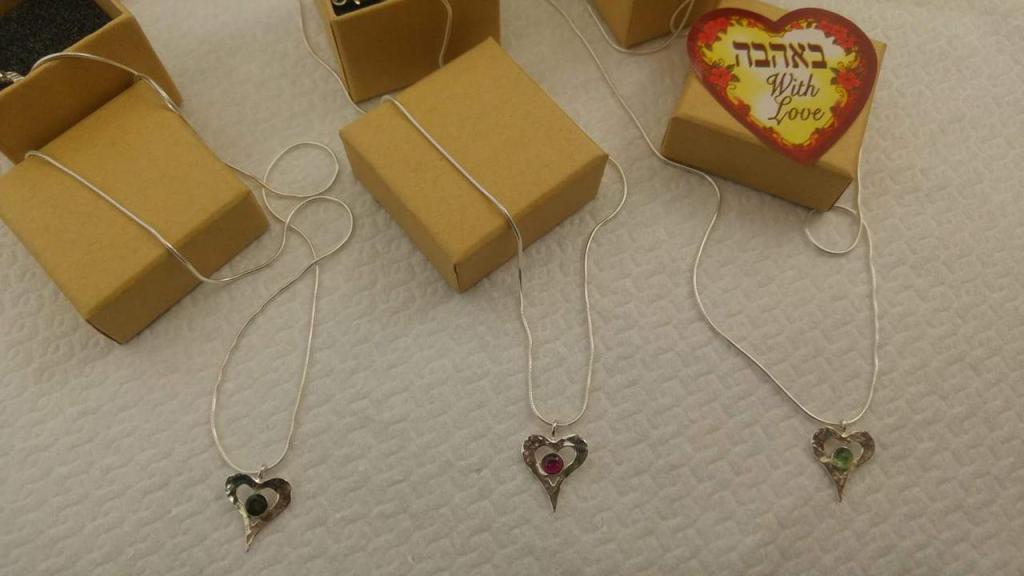 צרופה באהבה אירית אניסימוב תכשיטי כסף וזהב עבודת יד צרופה באהבה אירית אניסימוב תכשיטי כסף וזהב עבודת יד