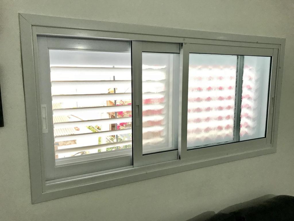 אלום יורי אלום יורי