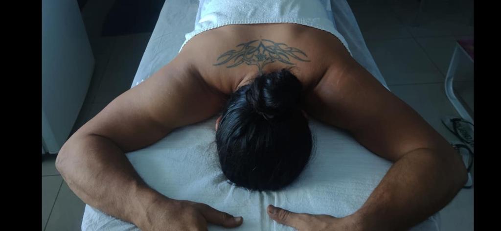 מסאג' מעודד מסאג' מעודד