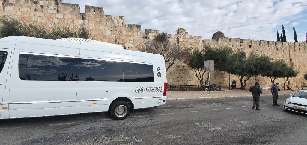 סמיילי הסעות וטיולים סמיילי הסעות וטיולים