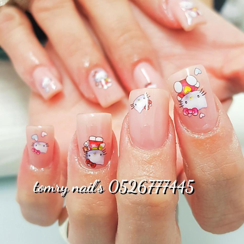 ציפורניים וטיפוח תומרי אלמוג ציפורניים וטיפוח תומרי אלמוג