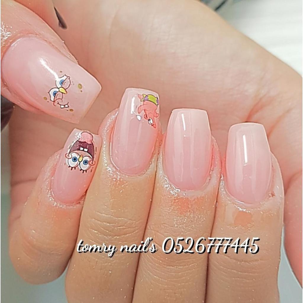 ציפורניים וטיפוח תומרי אלמוג ציפורניים וטיפוח תומרי אלמוג