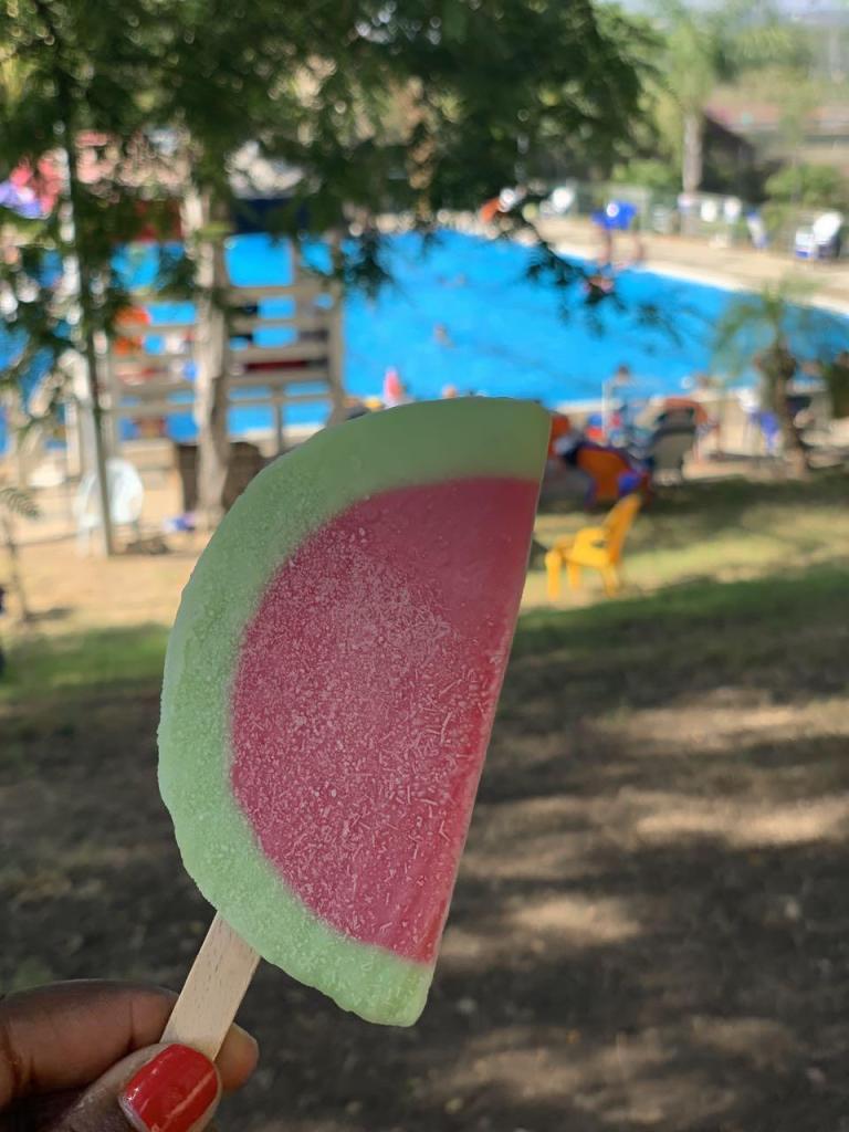 בריכת שחייה מושב טל שחר בריכת שחייה מושב טל שחר