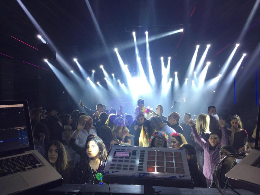 אורי גברי כשמוסיקה ואהבה נפגשים אורי גברי כשמוסיקה ואהבה נפגשים