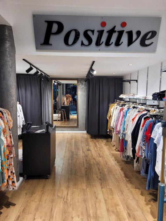 פוזיטיב אופנת נשים פוזיטיב אופנת נשים