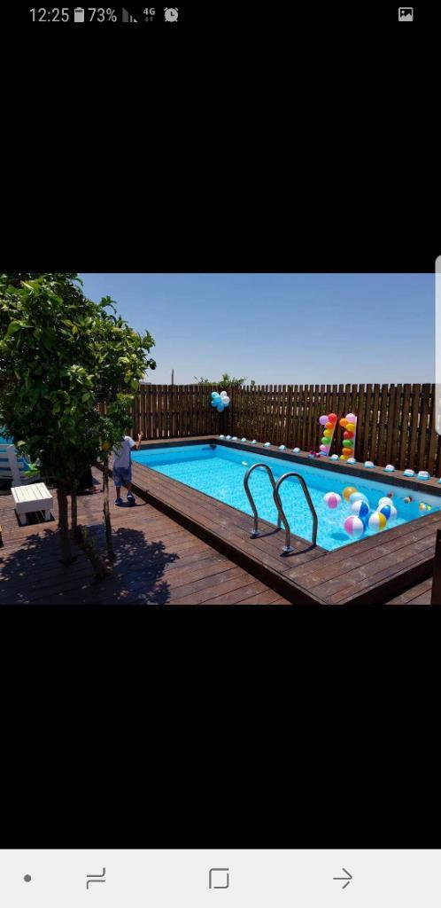 בריכת שחייה לאירועים קבוצות וזוגות. בריכת שחייה לאירועים קבוצות וזוגות.