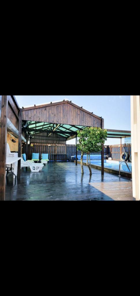 בריכת שחייה לאירועים קבוצות וזוגות. בריכת שחייה לאירועים קבוצות וזוגות.