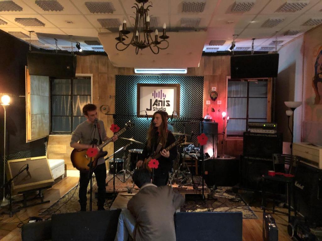 ג'ניס סטודיו ג'ניס סטודיו