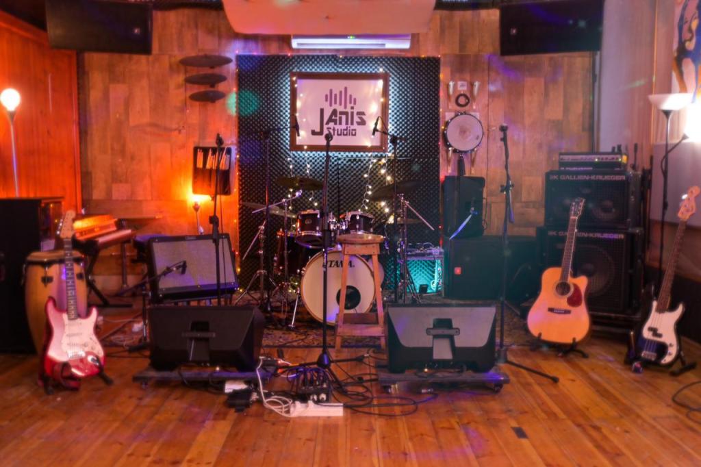 ג'ניס סטודיו ג'ניס סטודיו