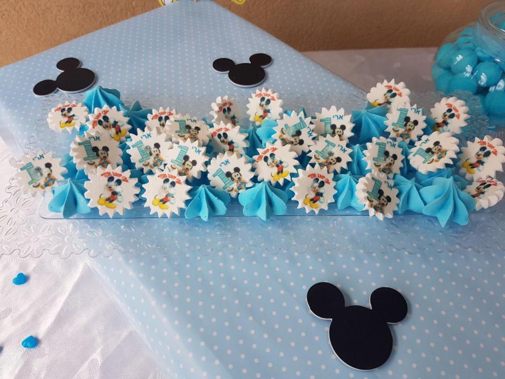 שלושת המתוקים שלושת המתוקים