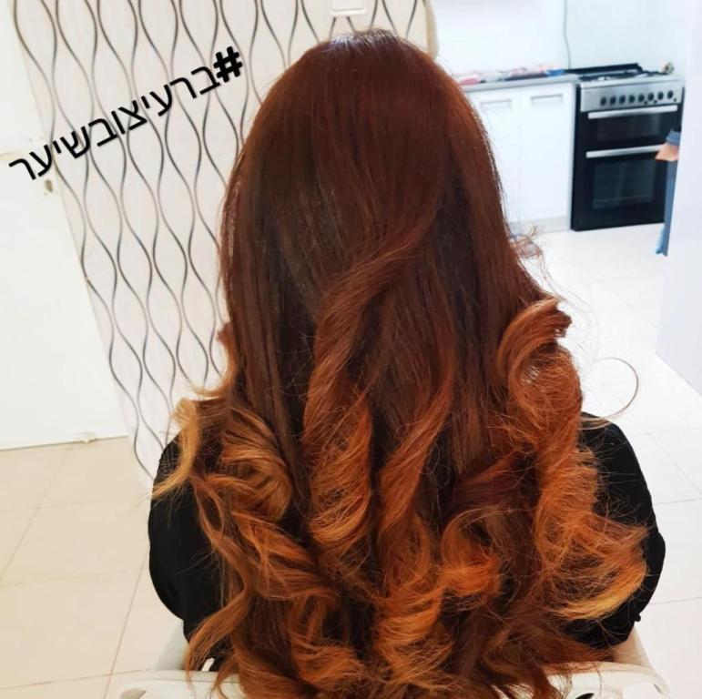 בר עיצוב שיער בר עיצוב שיער