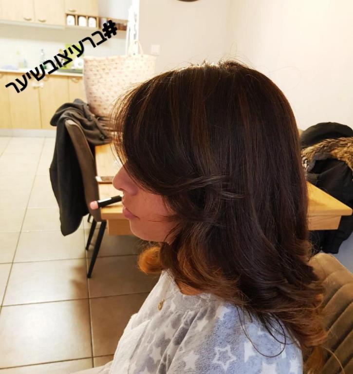 בר עיצוב שיער בר עיצוב שיער