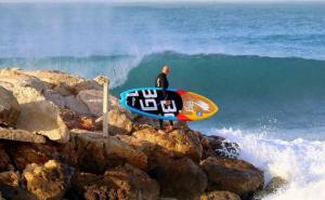 Bg Surfing