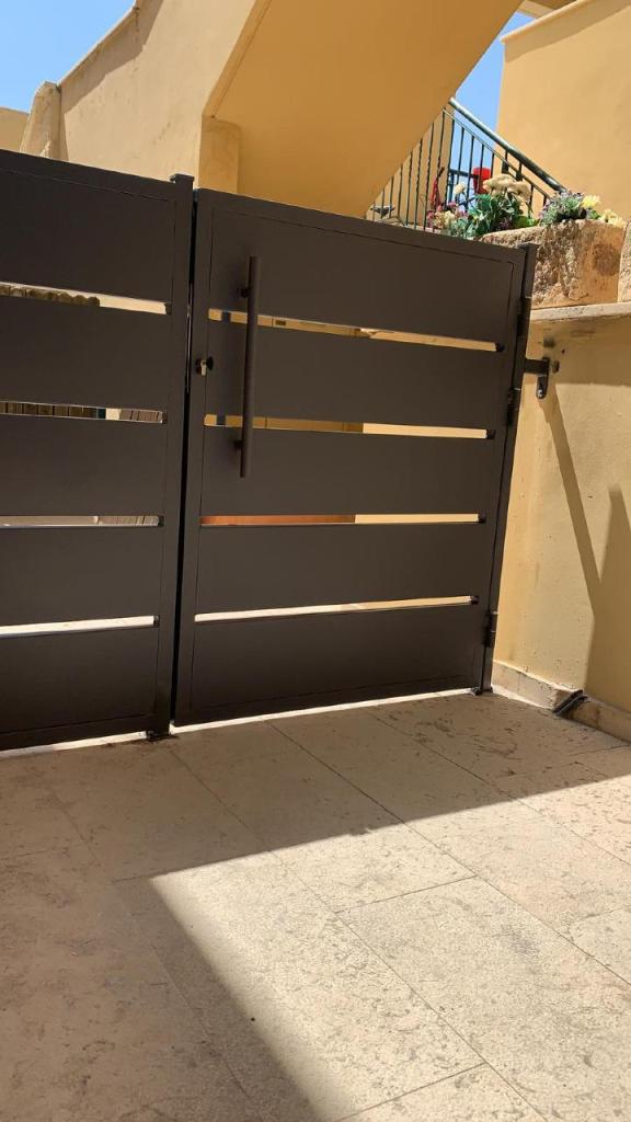 עופר שריקי קאסטום דיזיין עופר שריקי קאסטום דיזיין