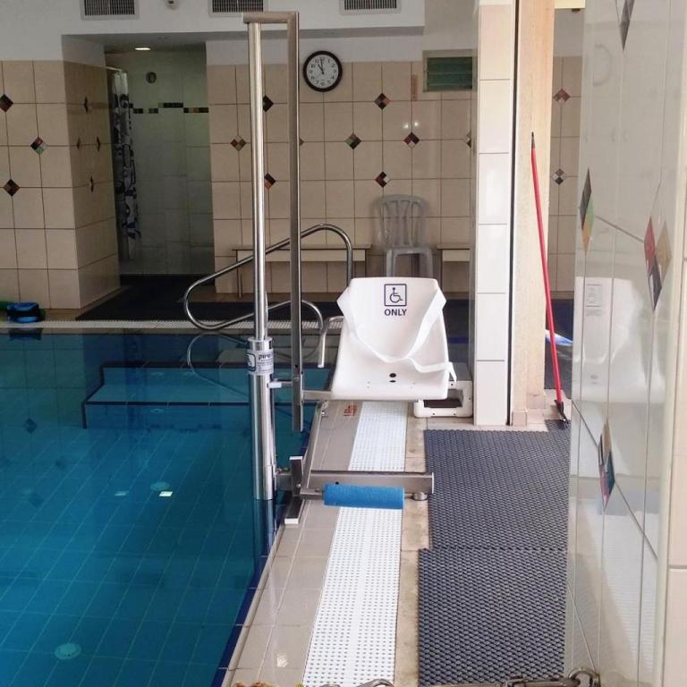 צל הפקאן בריכה טיפולית צל הפקאן בריכה טיפולית