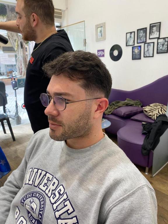 Barber shop ladies& gentlemens Barber shop ladies& gentlemens